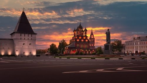 Памятник Ярославу Мудрому, Церковь Богоявления Господня, Ярославский музей-заповедник.