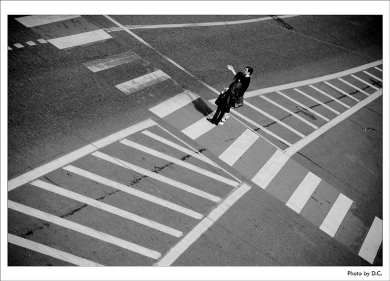 москва, переход, асфальт, двое Linesphoto preview