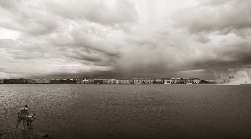 санкт-петербург,нева,небо,облака,люди,водасвет,пляж петропавловка На берегу Невыphoto preview