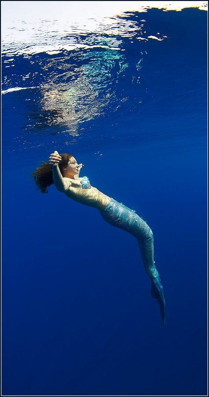 Солнечные ванны русалкиphoto preview