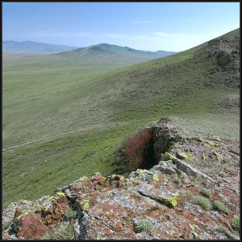 ...и в ту дыру, наверно...