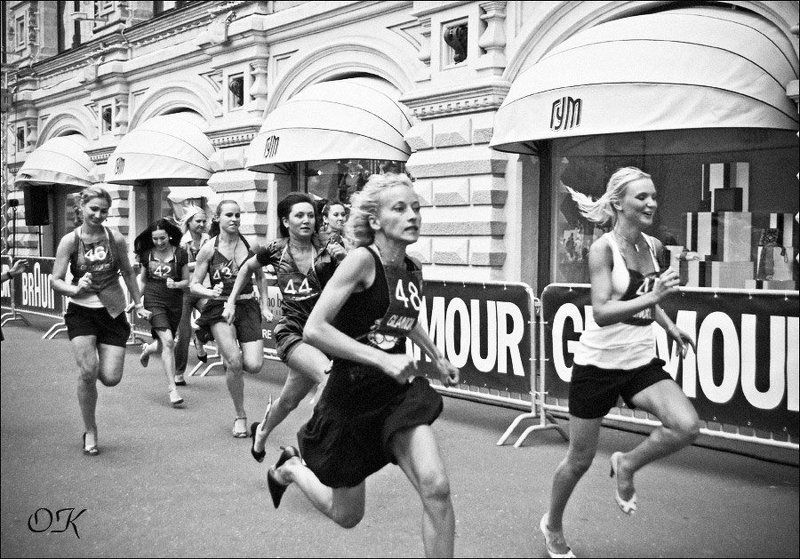 бег на шпильках Побеждать с улыбкойphoto preview