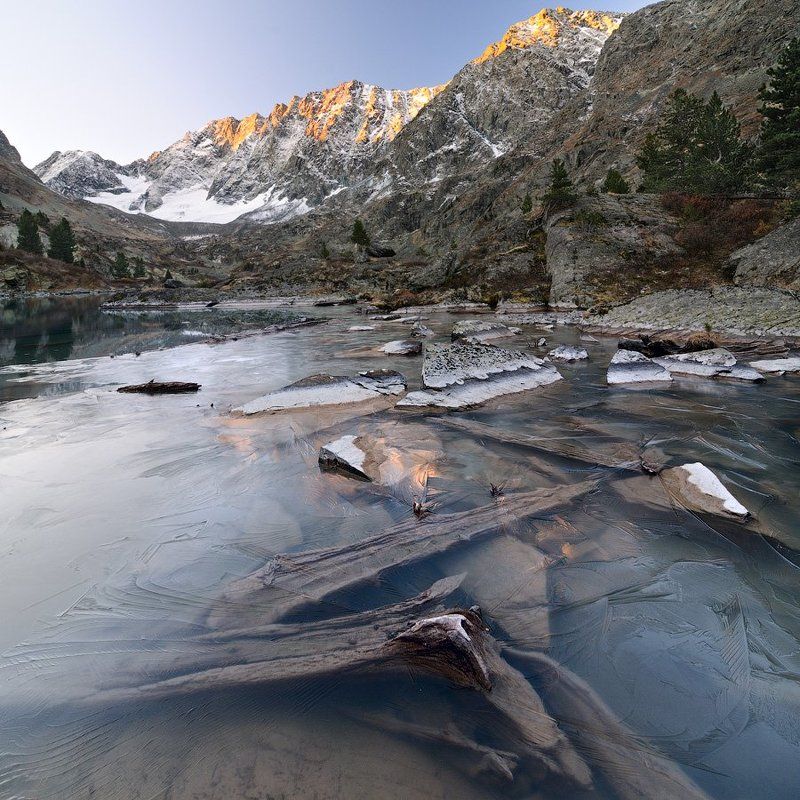 Ледяная акварель солнечного утраphoto preview