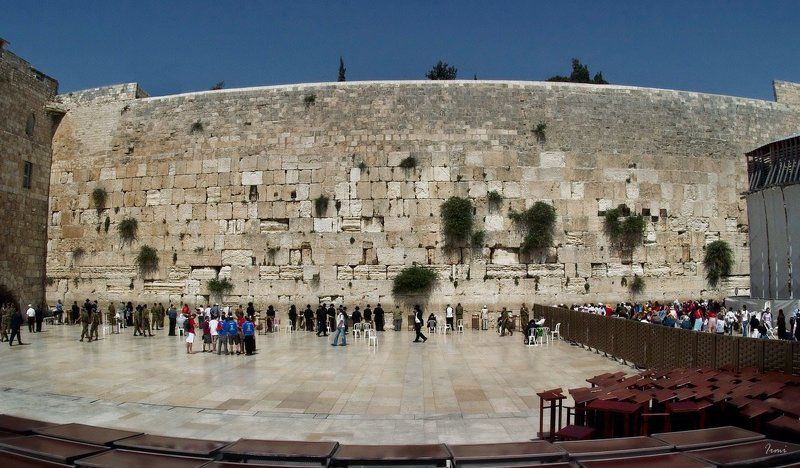 Иерусалим. Стена Плача — это единственный фрагмент Западной стены Храмовой Горы, который сохранился до наших дней.photo preview