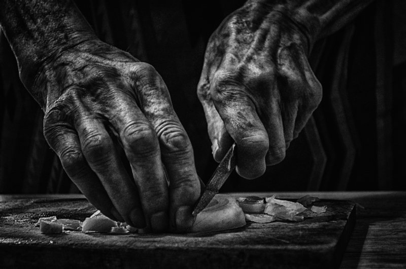 woman,old age, old woman, hands, женщина, старость,старуха,руки,,black and white,черно-белое For the tearsphoto preview