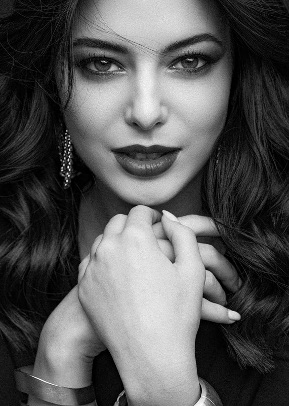 женский портрет, шикарная, красотка. девушка, фэшн, pretty woman, fashion, adult, lips, portrait, girl, attractive, pretty, model, hair, beautiful, natural, female, smile, beauty, studio, lady, elegance, glamour, curly, elegant, photo preview