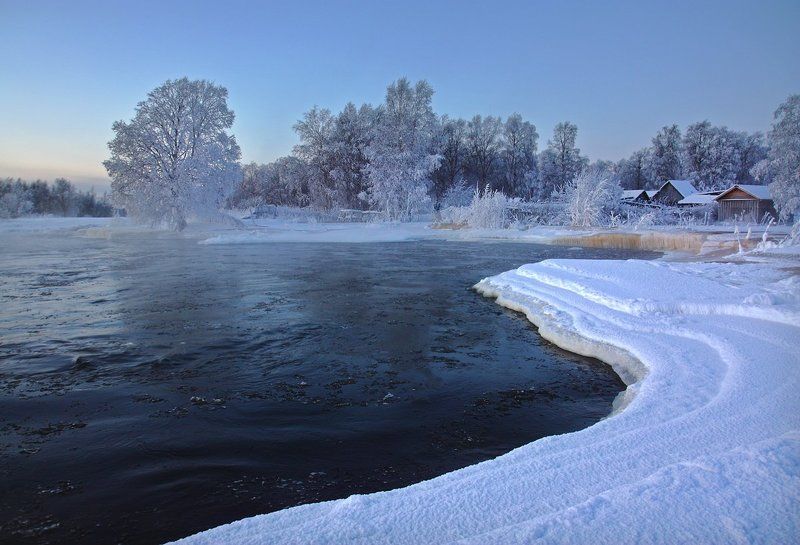 Линия рекиphoto preview
