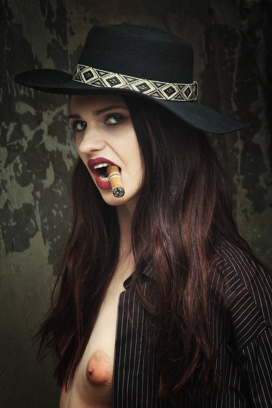 girl, woman, арт, женщина, nude, ню, девушка, модель, model, man, человек, black and white, color, must be funny In the rich men\'s world | Должно быть смешно В мире богачейphoto preview