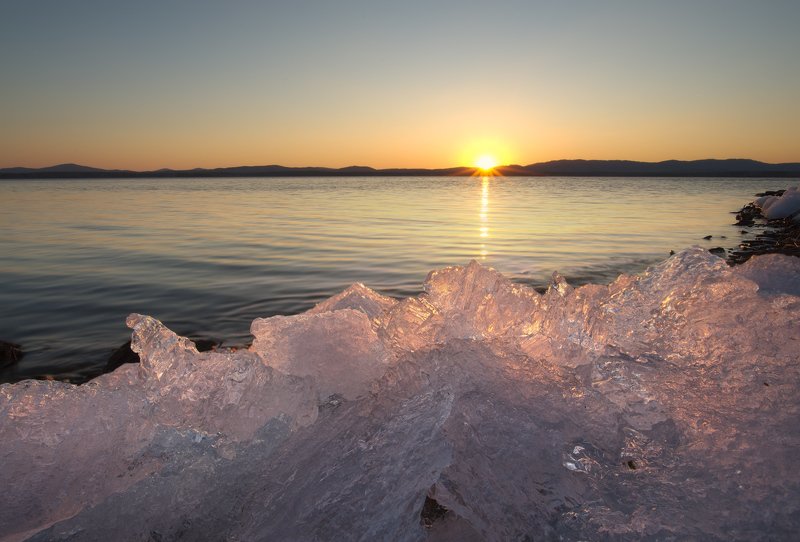 Последний закат зимнего льда / Sunset above last winter icephoto preview
