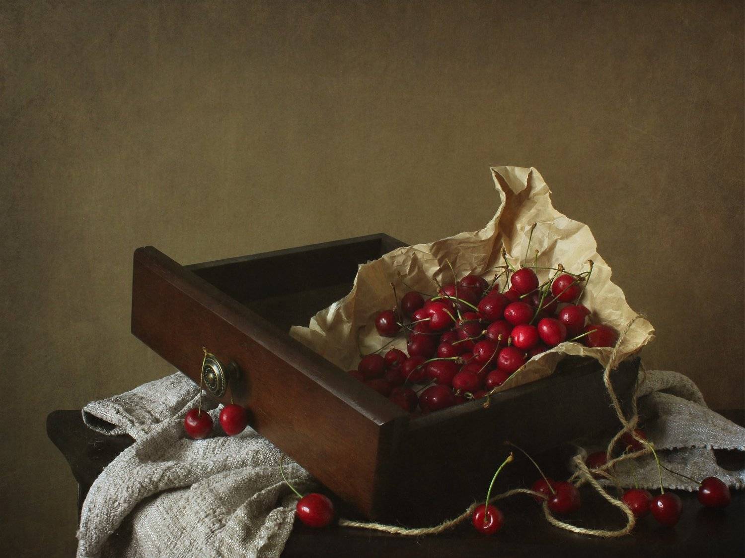 Натюрморт с черешней. Автор: Ольга Савостина , Ольга Савостина