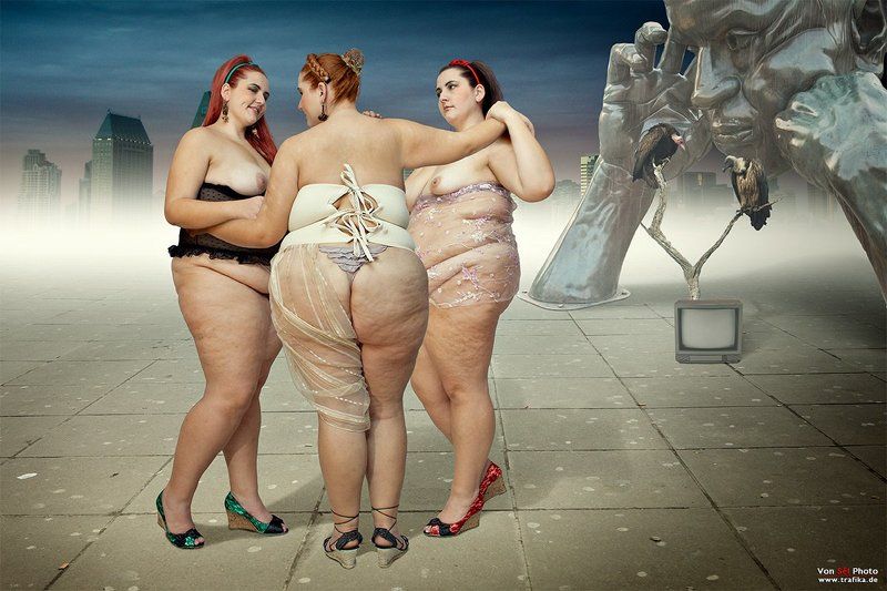 city, girls, graces, painting, sculpture, surreal, three, tv, way of life, vultures Three Gracesphoto preview