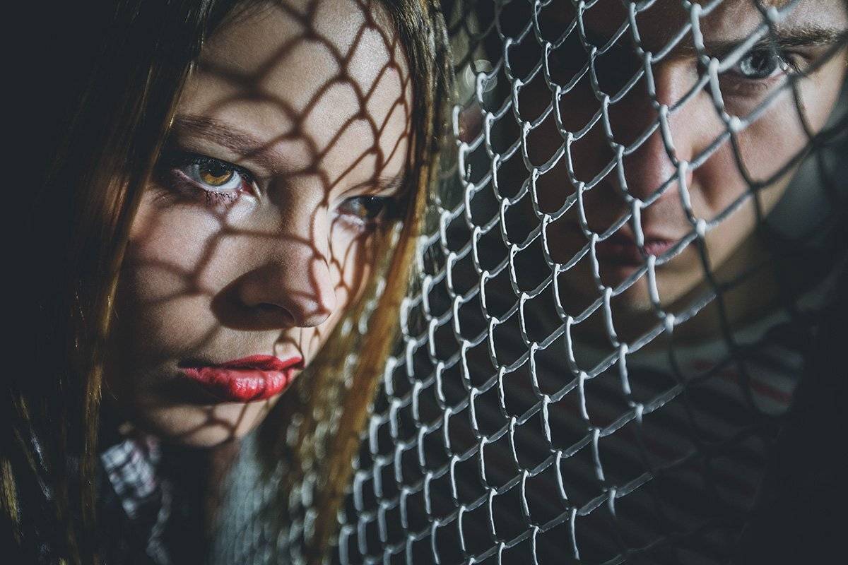 клетка. Автор: Первомай портрет, свет, пара, фактура, Первомай