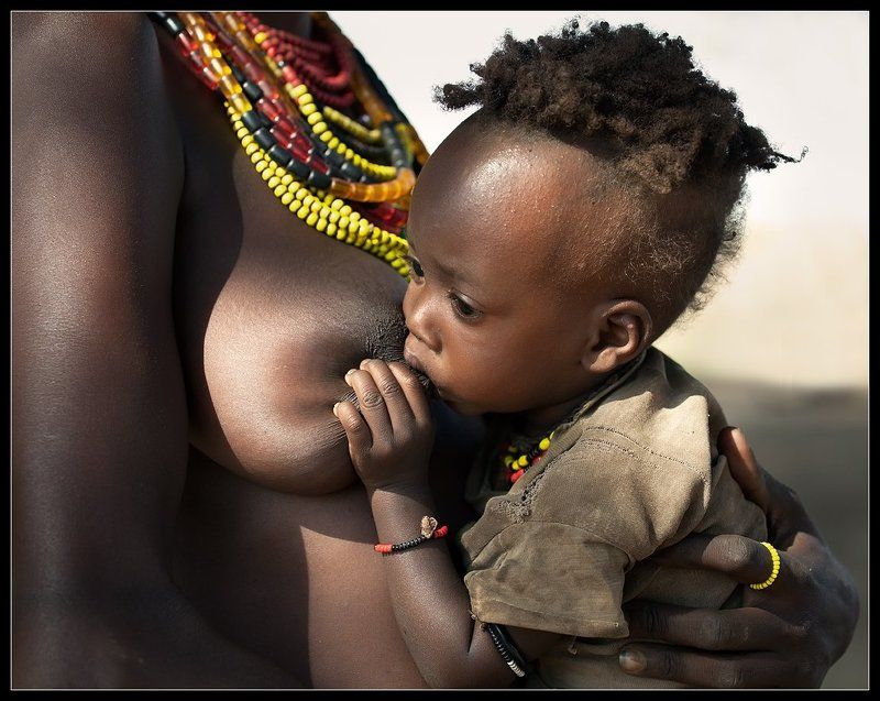эфиопия, африка, племена, ребенок Топленое молоко...photo preview