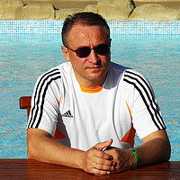 Portrait of a photographer (avatar) Евгений (Chermoshentsev)