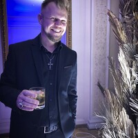 35Photo profile picture for @legal