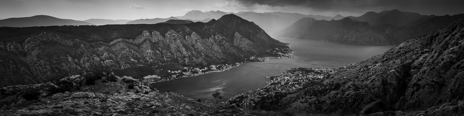 35Photo banner for @serif