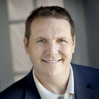 Portrait of a photographer (avatar) David Bacon